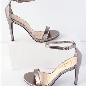 Lulu’s sandal heals